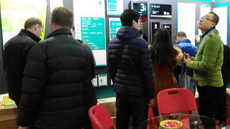 目前，市场上常见的环保展览展示材料主要分为以下几类：